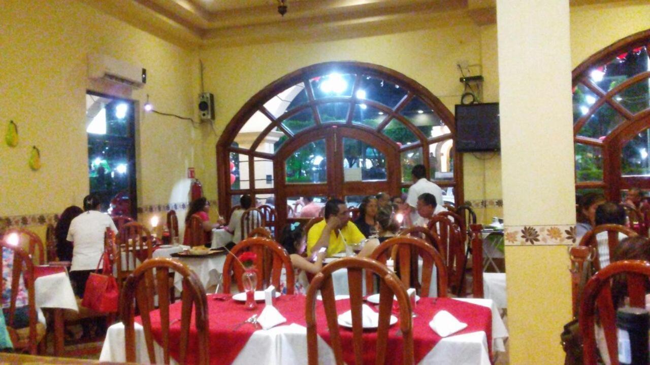 Hotel Arcos Del Parque Acayucan Exterior foto